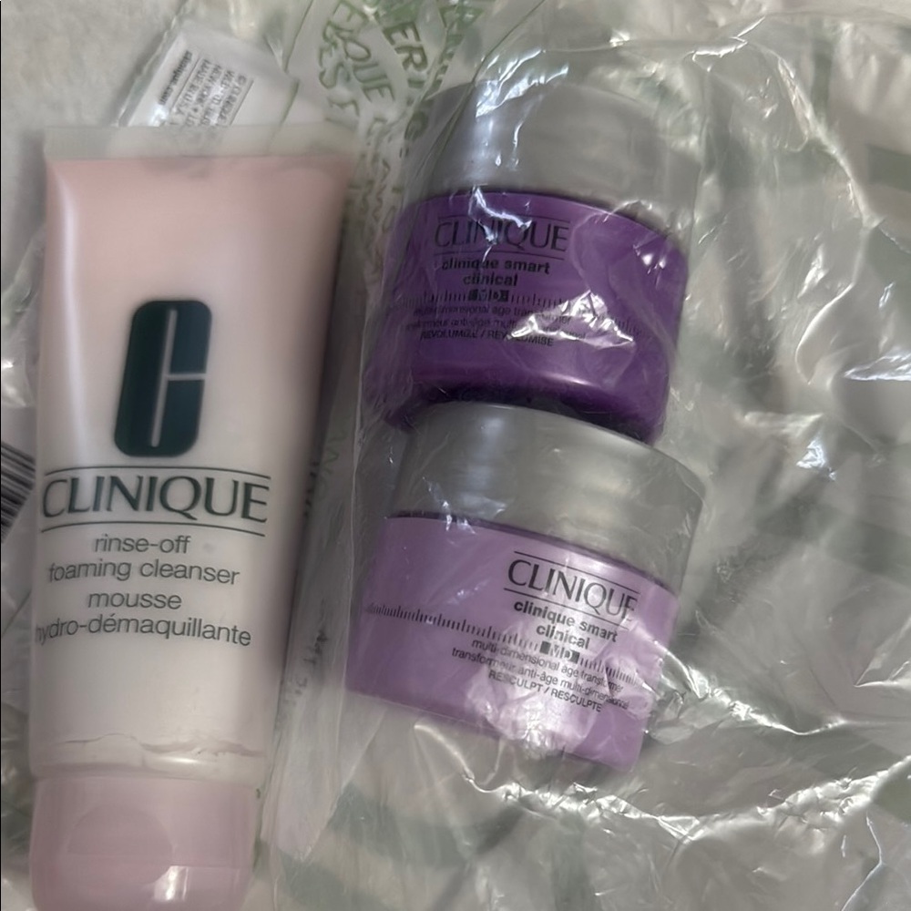 【Sold】Clinique Cleanser and age transformer creams Set